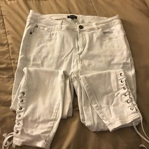 White 6th & lane jeans